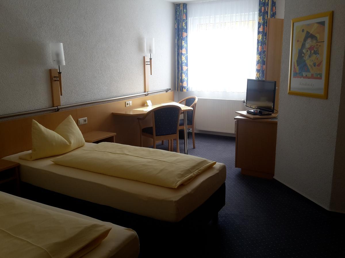 Motel Am Highway Althengstett Zewnętrze zdjęcie