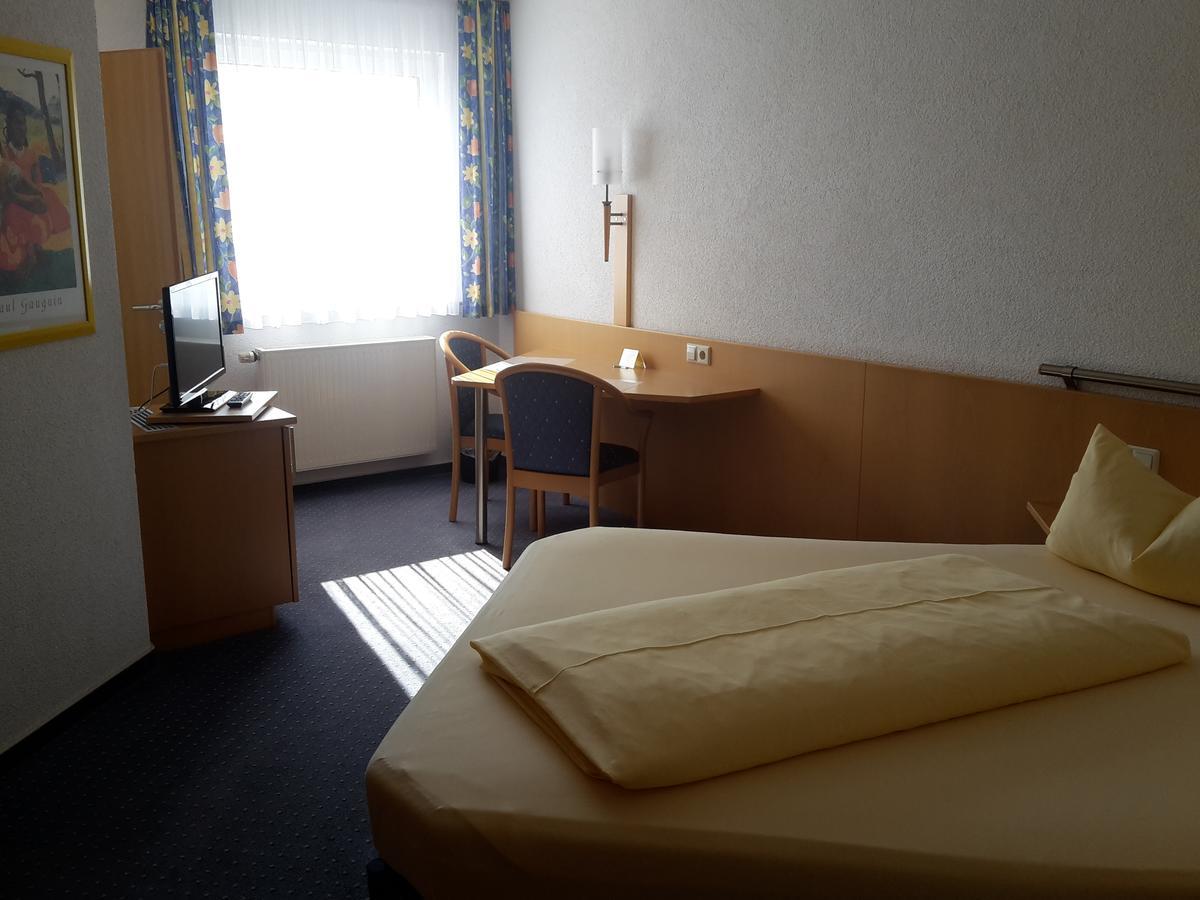 Motel Am Highway Althengstett Zewnętrze zdjęcie
