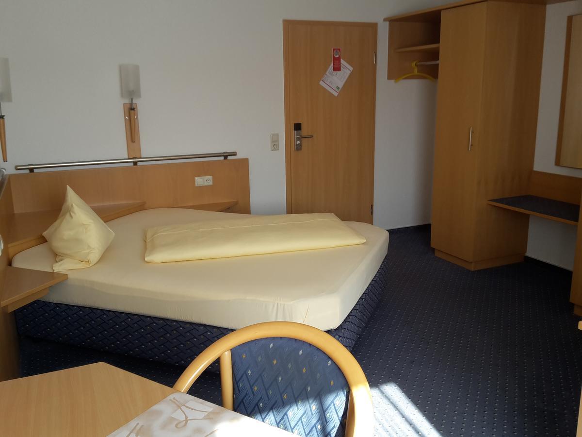 Motel Am Highway Althengstett Zewnętrze zdjęcie